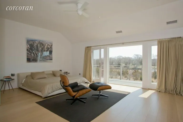 New York City Real Estate | View 22 South Bay Ave | room 4 | View 5