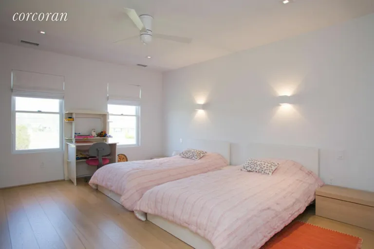 New York City Real Estate | View 22 South Bay Ave | room 6 | View 7