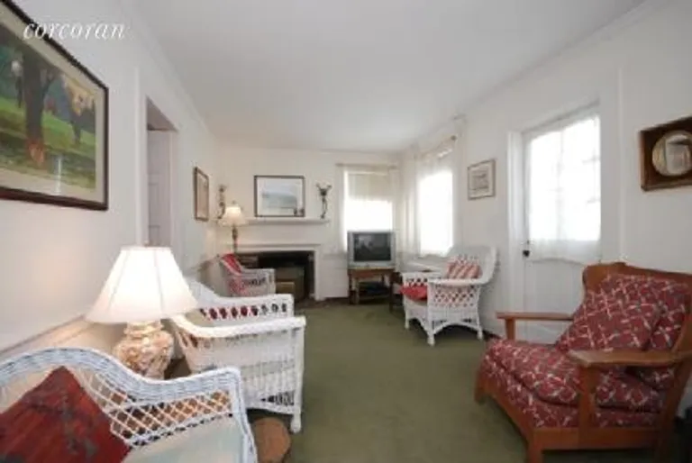 New York City Real Estate | View 32 Seafield Lane | Button Box Living Room | View 19