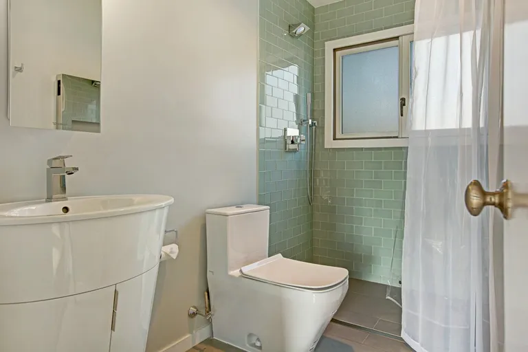 New York City Real Estate | View  | Updated baths | View 14