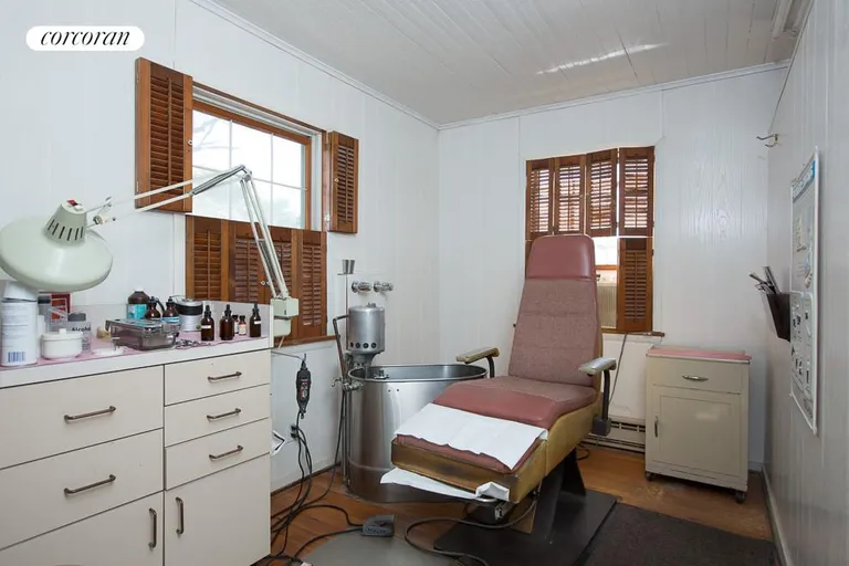 New York City Real Estate | View  | Doctor's Exam Room | View 4
