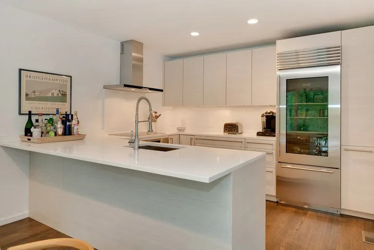 New York City Real Estate | View 27 North Hollow Drive | Exquisitely Renovated Kitchen | View 6
