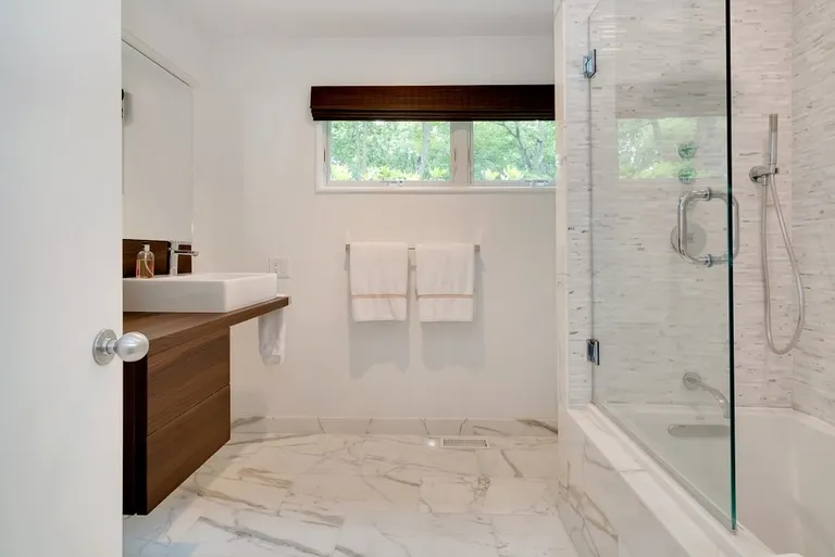 New York City Real Estate | View 27 North Hollow Drive | Master Bath | View 11