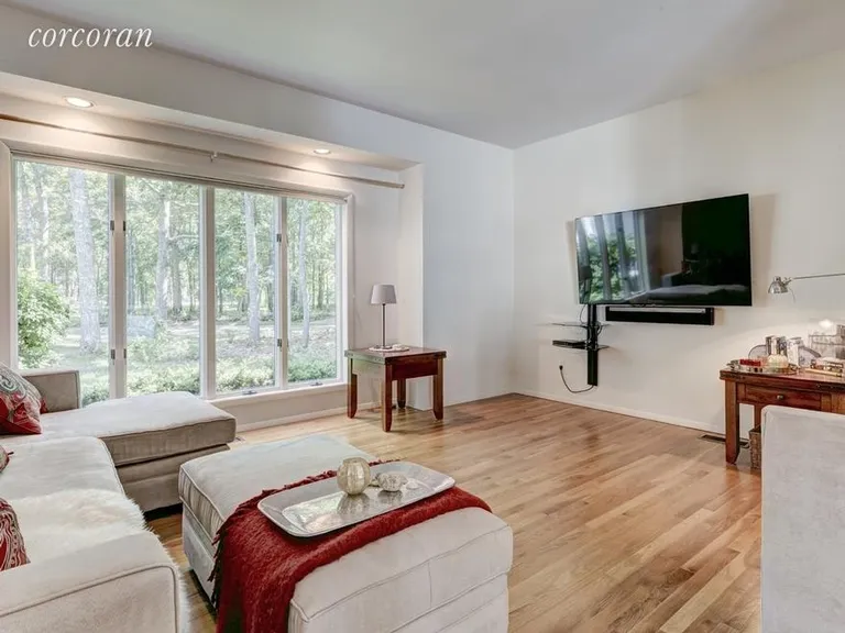 New York City Real Estate | View 17 Crescent Way | living room | View 4