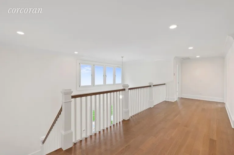 New York City Real Estate | View 10 East Drive | 2nd floor hallway | View 10