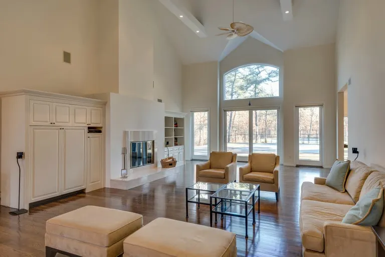 New York City Real Estate | View 2642 Quogue Riverhead Road | Great Room | View 6