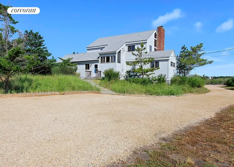 New York City Real Estate | View 115 Dune Road | room 1 | View 2