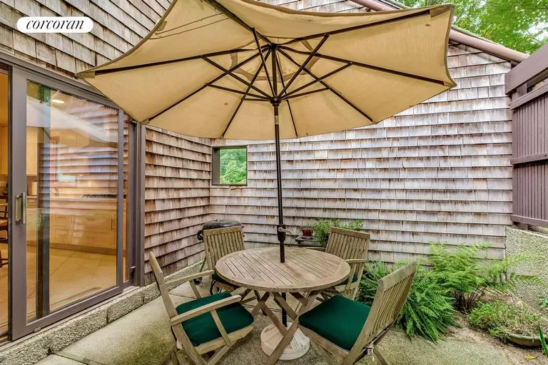 New York City Real Estate | View 4 Shetland Court | For outdoor eating and grilling | View 2
