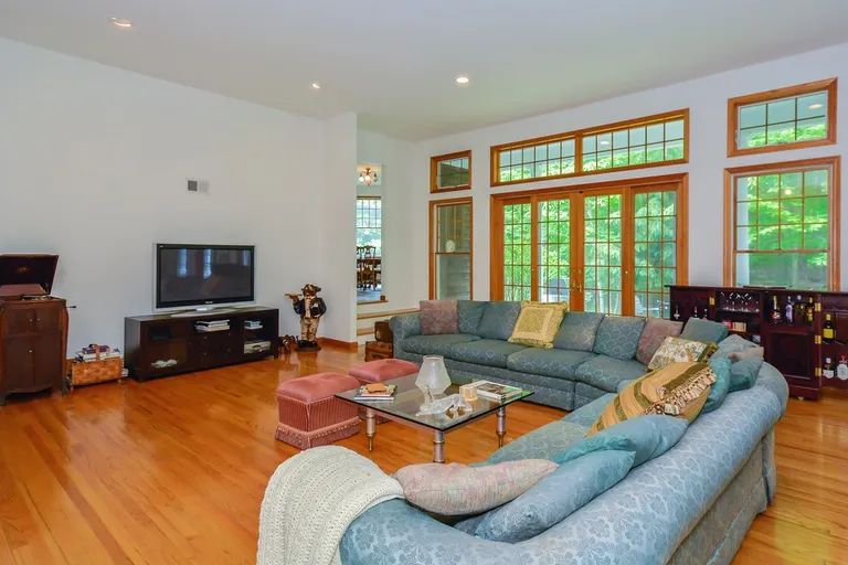 New York City Real Estate | View  | Multiple Sitting Areas | View 5