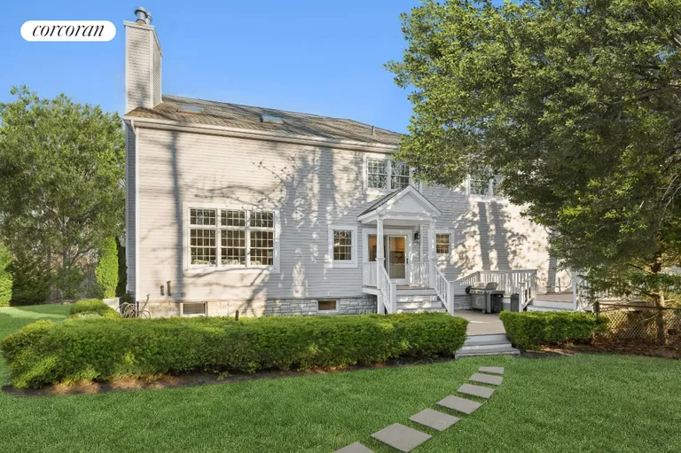 The Hamptons Real Estate | View 47 Bathing Beach Road | room 1 | View 2