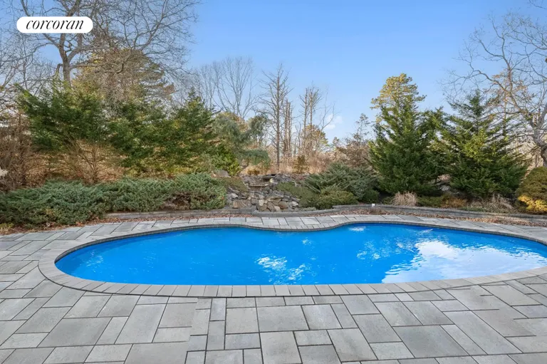 The Hamptons Real Estate | View 47 Bathing Beach Road | room 3 | View 4