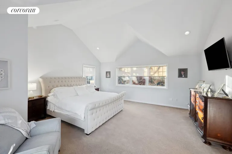 The Hamptons Real Estate | View 47 Bathing Beach Road | room 15 | View 16