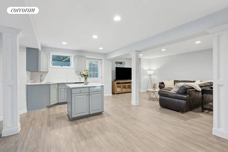 The Hamptons Real Estate | View 47 Bathing Beach Road | room 21 | View 22