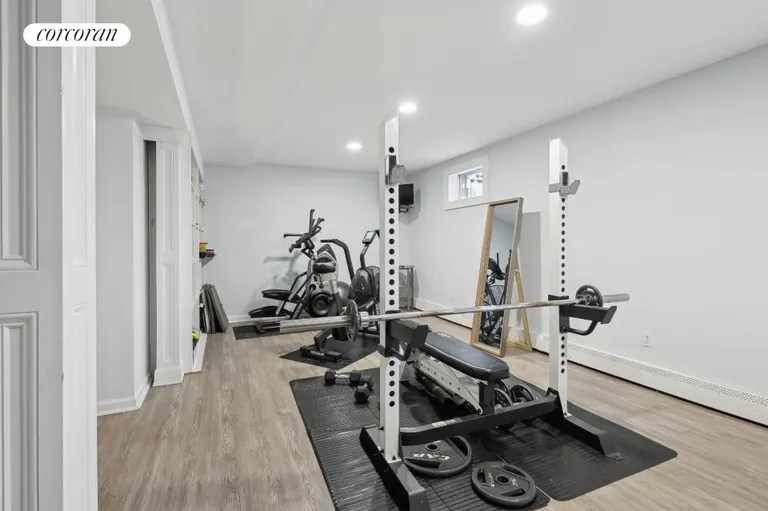 The Hamptons Real Estate | View 47 Bathing Beach Road | room 24 | View 25