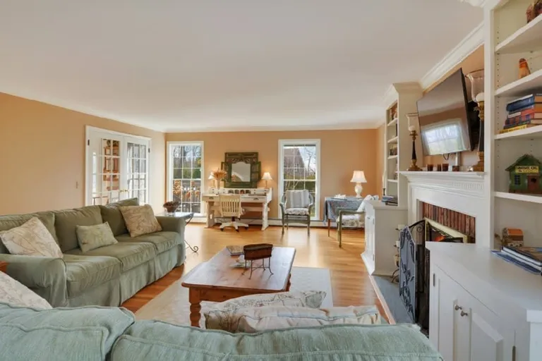 New York City Real Estate | View 11 Great Circle | room 2 | View 3