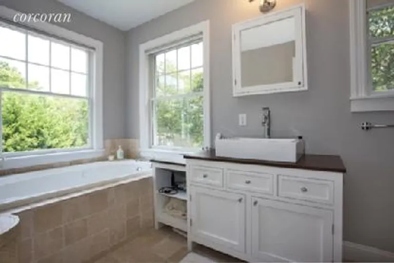 New York City Real Estate | View 176 Six Pole Highway | Master Bath Spa Tub | View 10