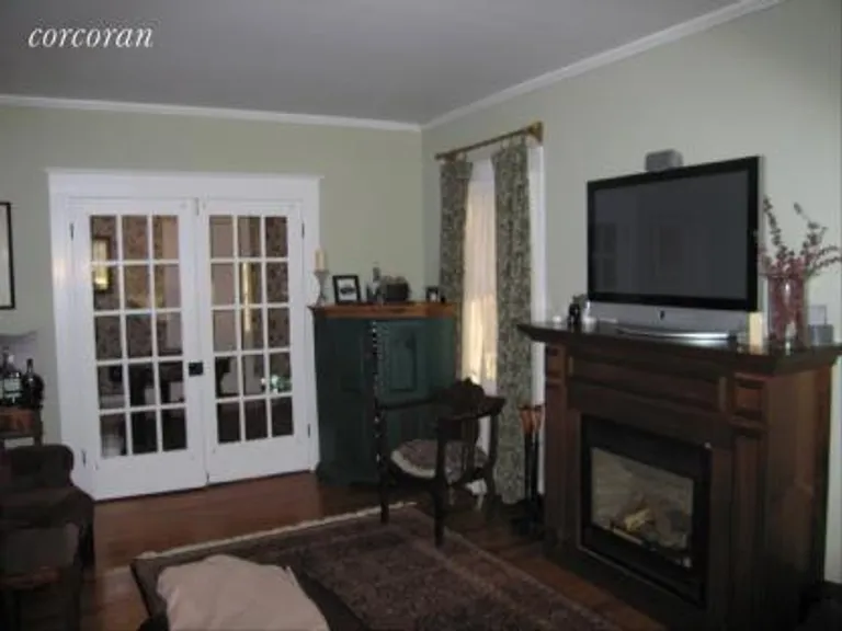 New York City Real Estate | View 15 Sunshine Road | Living Room | View 5