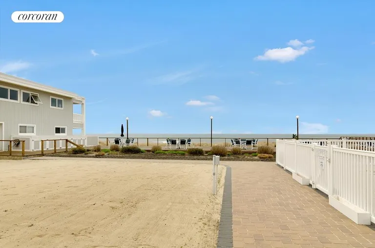 New York City Real Estate | View 585 Dune Road, Westhampton House, | room 15 | View 16