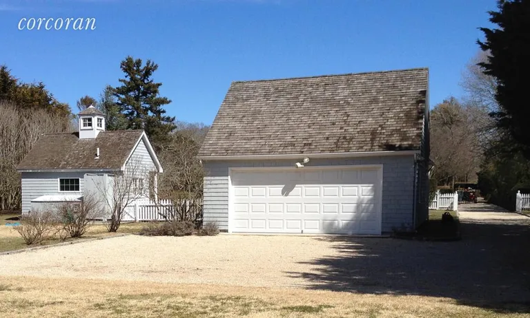 New York City Real Estate | View Quogue | Garage | View 4