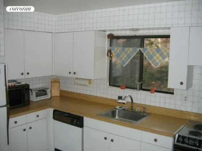 New York City Real Estate | View  | eat-in kitchen | View 6