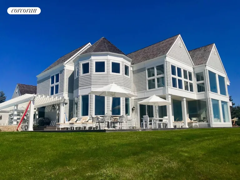 The Hamptons Real Estate | View 390 Old Montauk Highway | room 1 | View 2