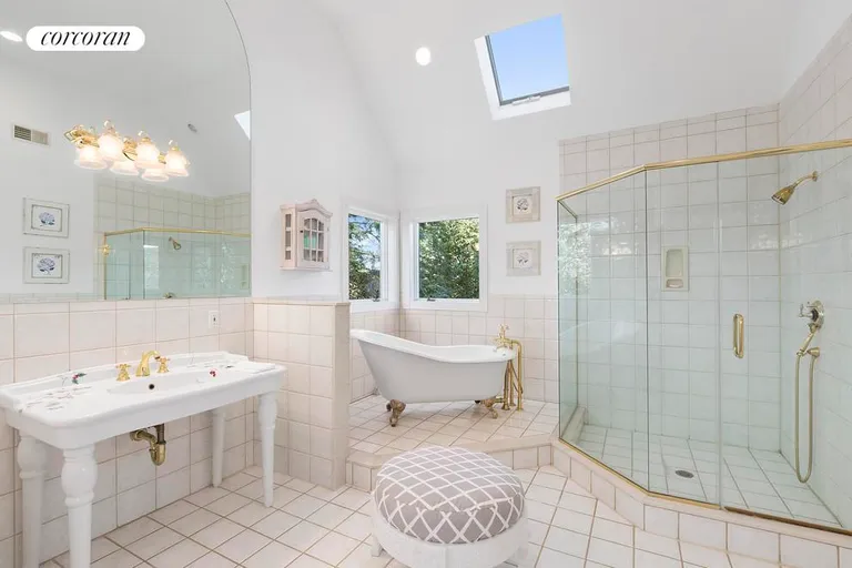 The Hamptons Real Estate | View 390 Old Montauk Highway | master bathroom | View 15
