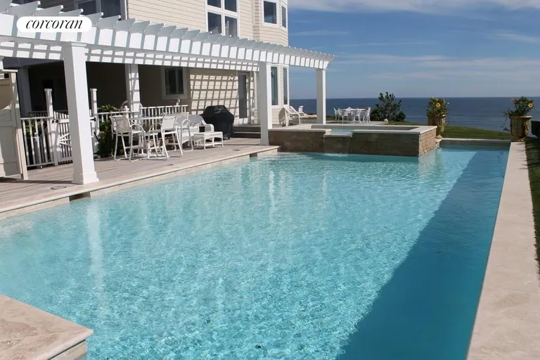 The Hamptons Real Estate | View 390 Old Montauk Highway | 8 person spa | View 19