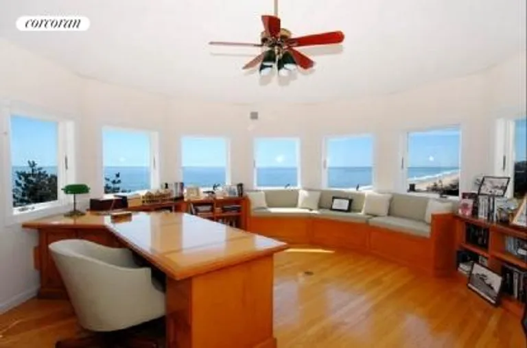 The Hamptons Real Estate | View 390 Old Montauk Highway | Office headquarters | View 23