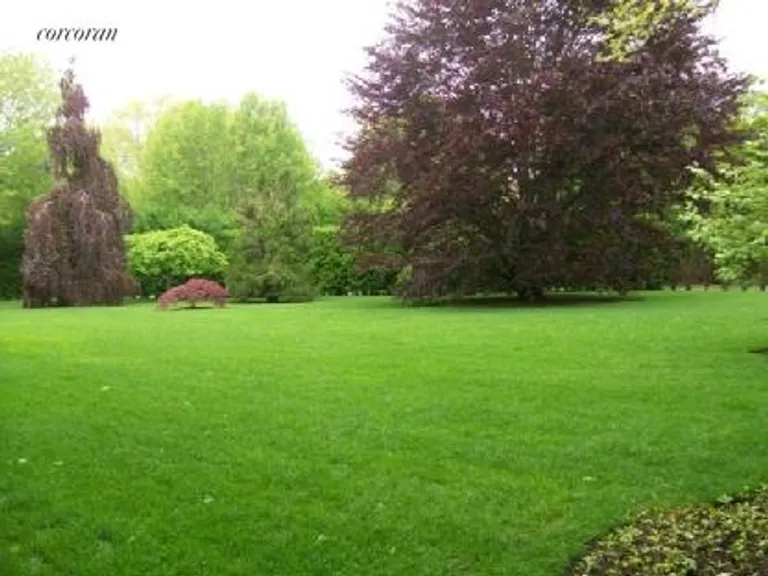 New York City Real Estate | View  | Expansive Lawn | View 24