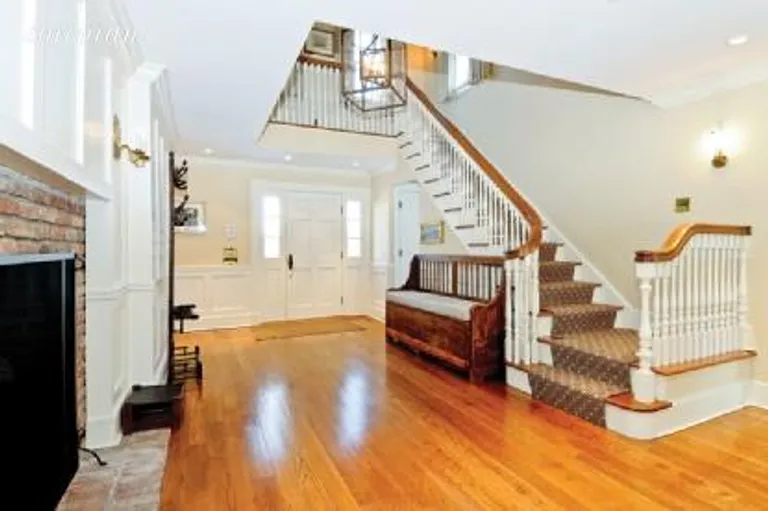 New York City Real Estate | View 388 Ocean Rd | Entry Hallway | View 2