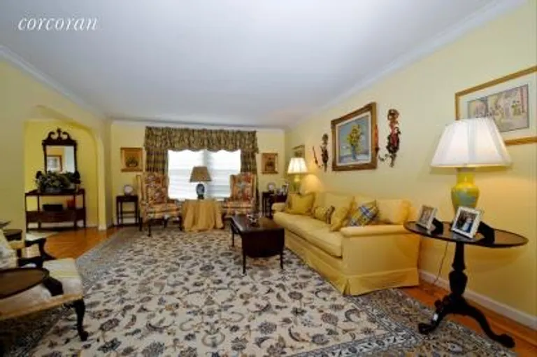 New York City Real Estate | View 103 Seafield Lane | Living Room | View 4