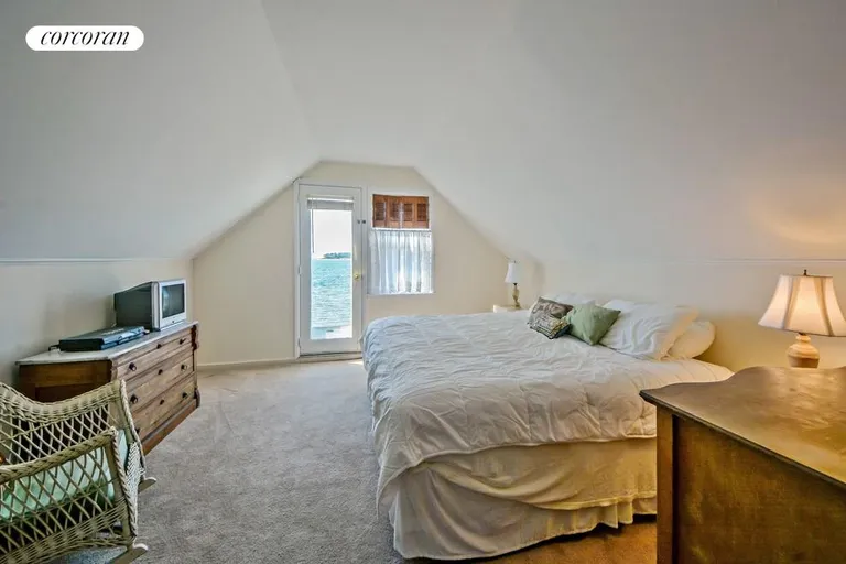 New York City Real Estate | View 314 East Montauk Highway | room 3 | View 4