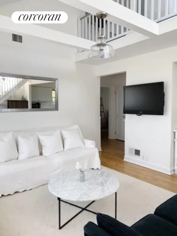 New York City Real Estate | View 16 Harbor Drive | room 2 | View 3