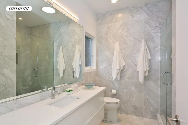New York City Real Estate | View 180 Neck Path | Luxurious Master Bath | View 12