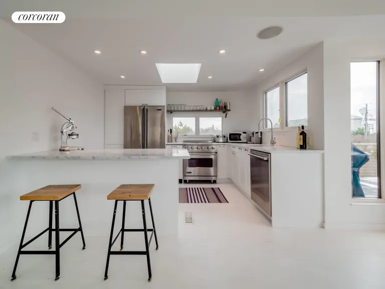 The Hamptons Real Estate | View 55 Shore Road | room 4 | View 5