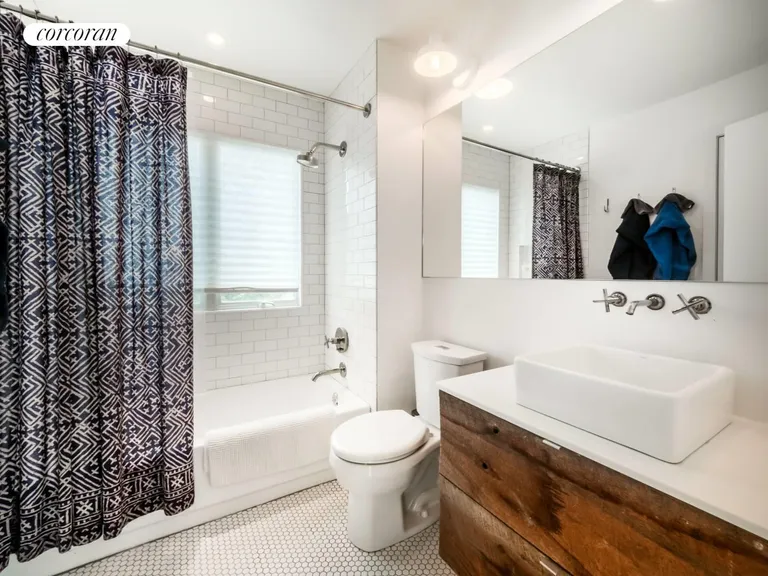 The Hamptons Real Estate | View 55 Shore Road | room 7 | View 8