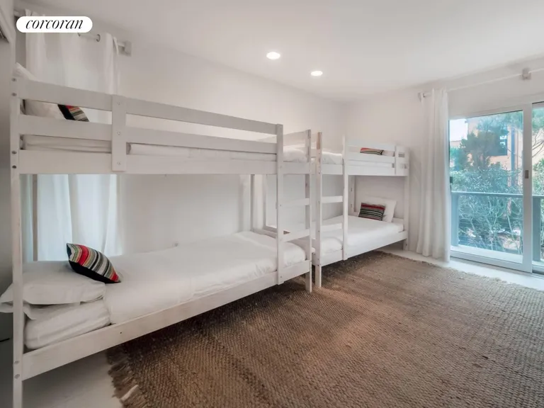 The Hamptons Real Estate | View 55 Shore Road | room 8 | View 9