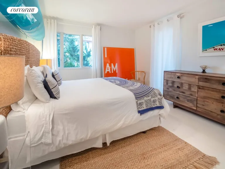 The Hamptons Real Estate | View 55 Shore Road | room 11 | View 12