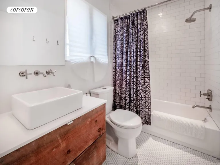 The Hamptons Real Estate | View 55 Shore Road | room 12 | View 13