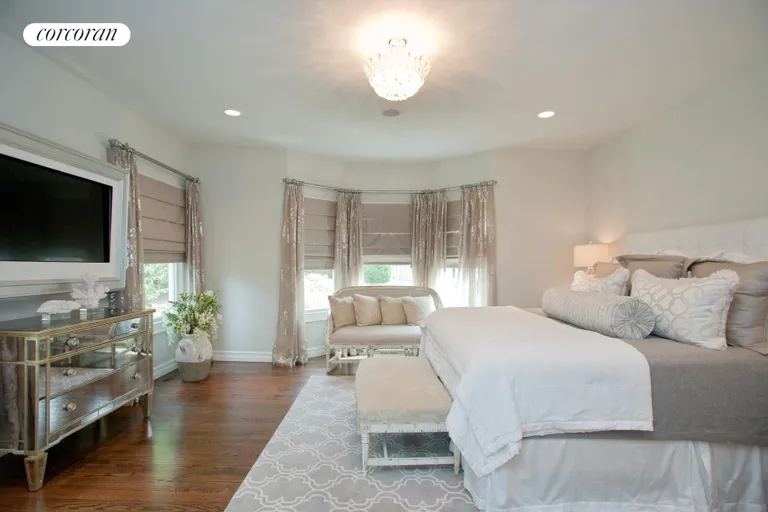 New York City Real Estate | View 22 Cove Neck Lane | Primary Bedroom | View 9