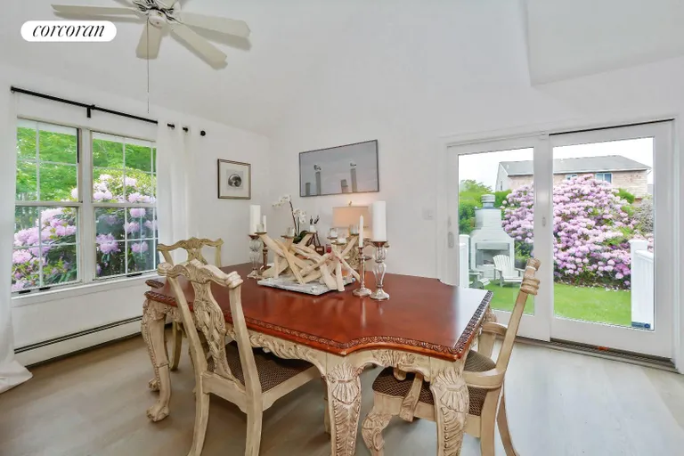 The Hamptons Real Estate | View 17 Meadowgrass Lane | room 7 | View 8