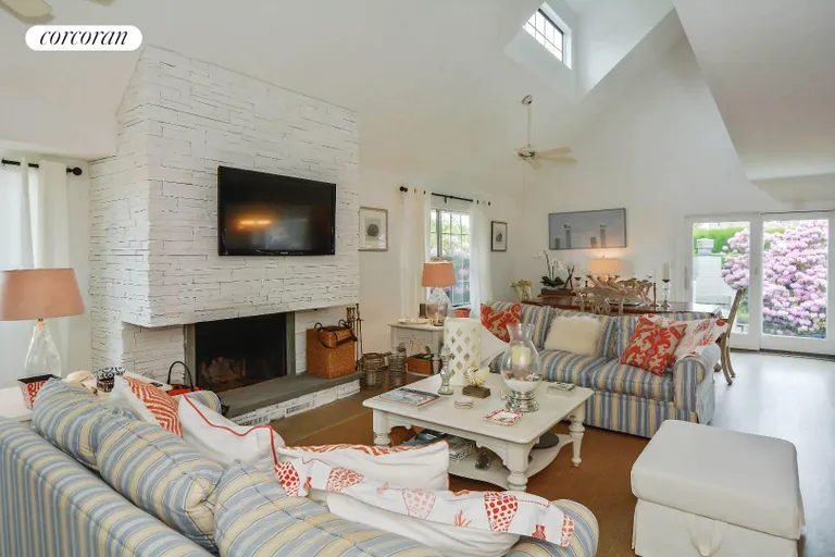The Hamptons Real Estate | View 17 Meadowgrass Lane | room 9 | View 10