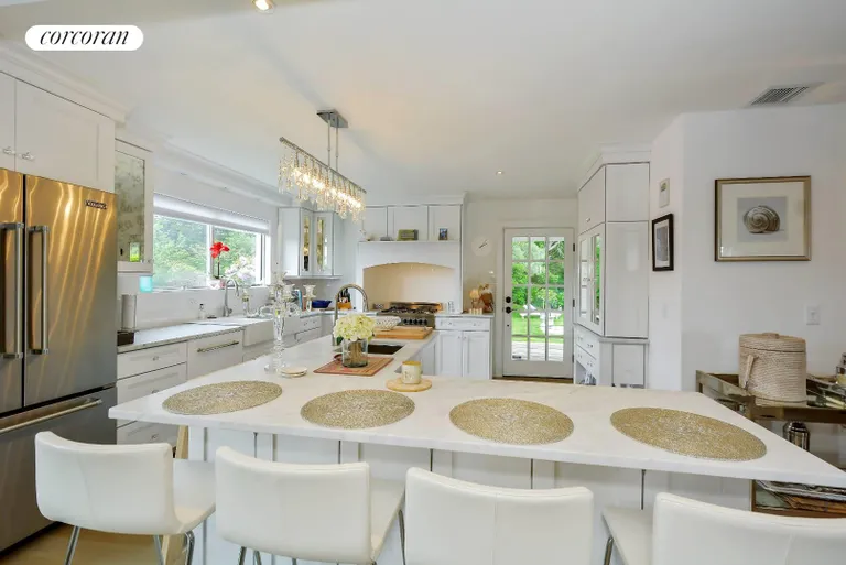 The Hamptons Real Estate | View 17 Meadowgrass Lane | room 10 | View 11