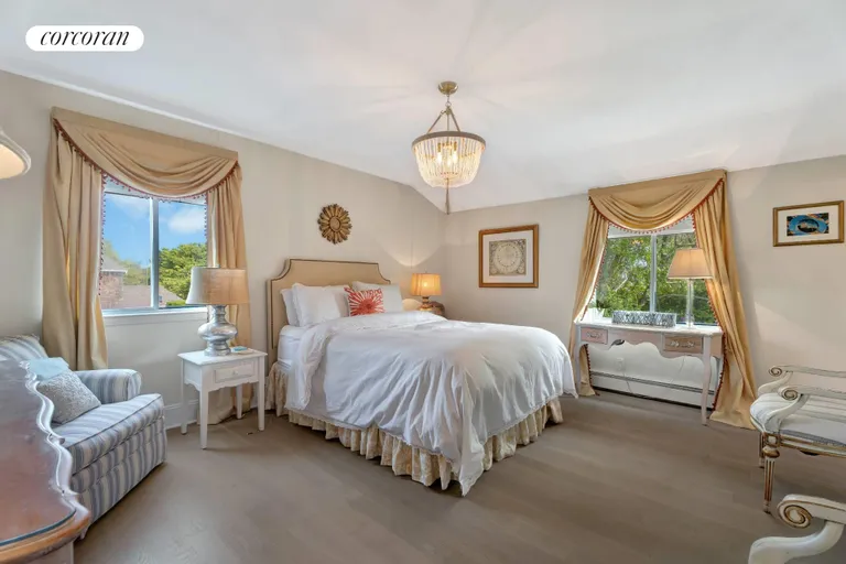 The Hamptons Real Estate | View 17 Meadowgrass Lane | room 13 | View 14