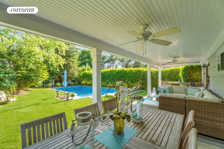 The Hamptons Real Estate | View 17 Meadowgrass Lane | room 18 | View 19