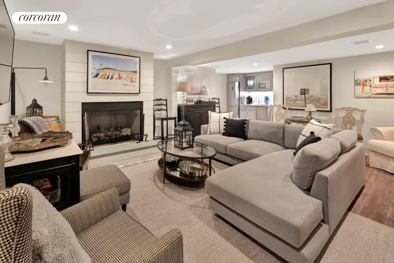 The Hamptons Real Estate | View 17 Meadowgrass Lane | room 20 | View 21