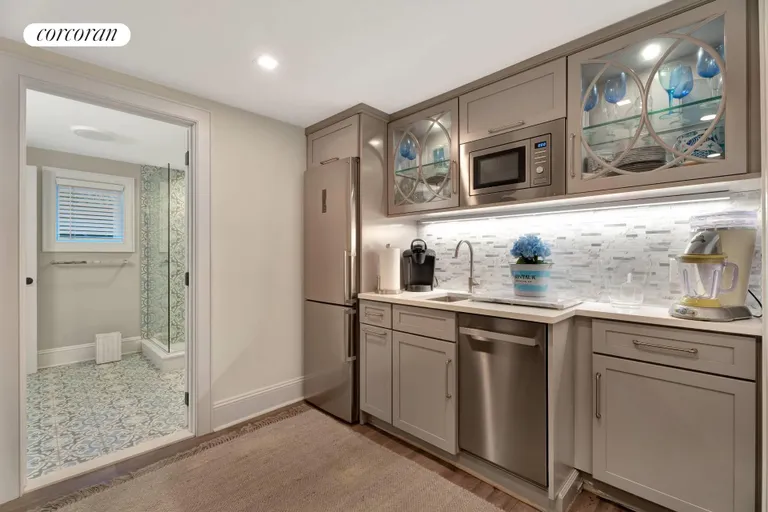 The Hamptons Real Estate | View 17 Meadowgrass Lane | room 22 | View 23