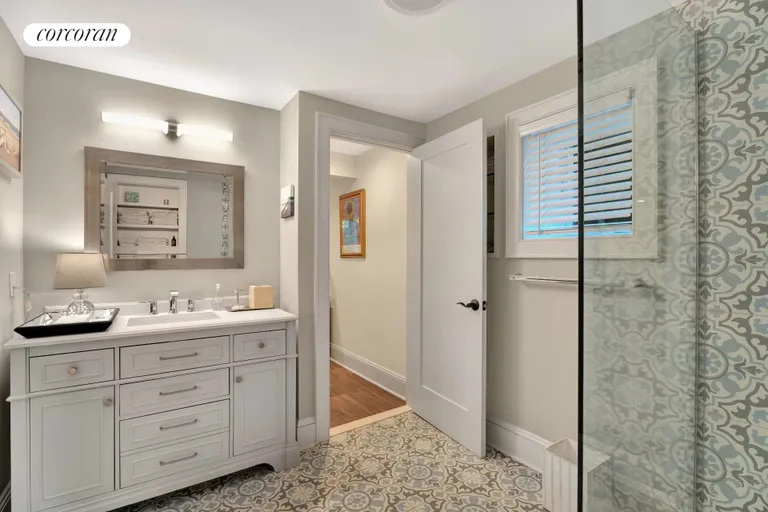 The Hamptons Real Estate | View 17 Meadowgrass Lane | room 24 | View 25