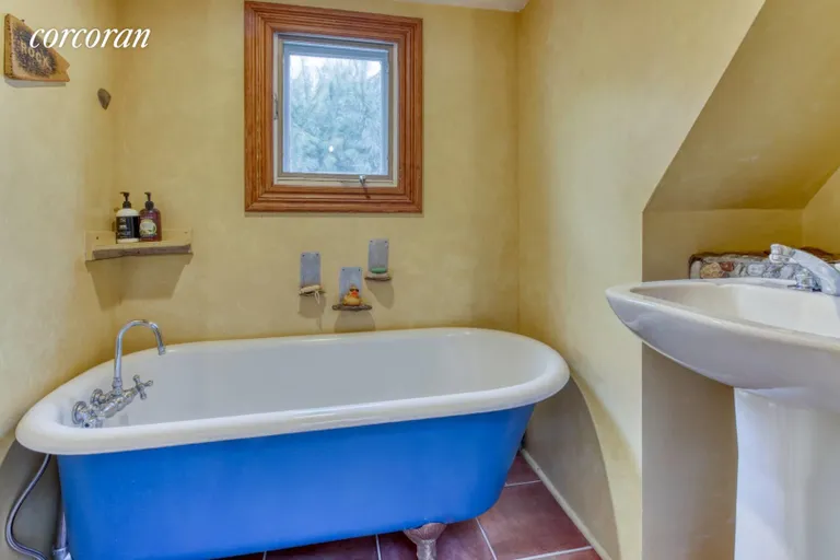 New York City Real Estate | View 54 North Cartwright Road | second floor bath | View 8