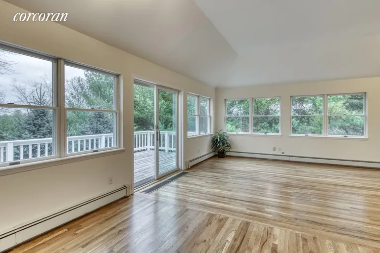 New York City Real Estate | View 25 North Fernwood | bright and airy | View 9